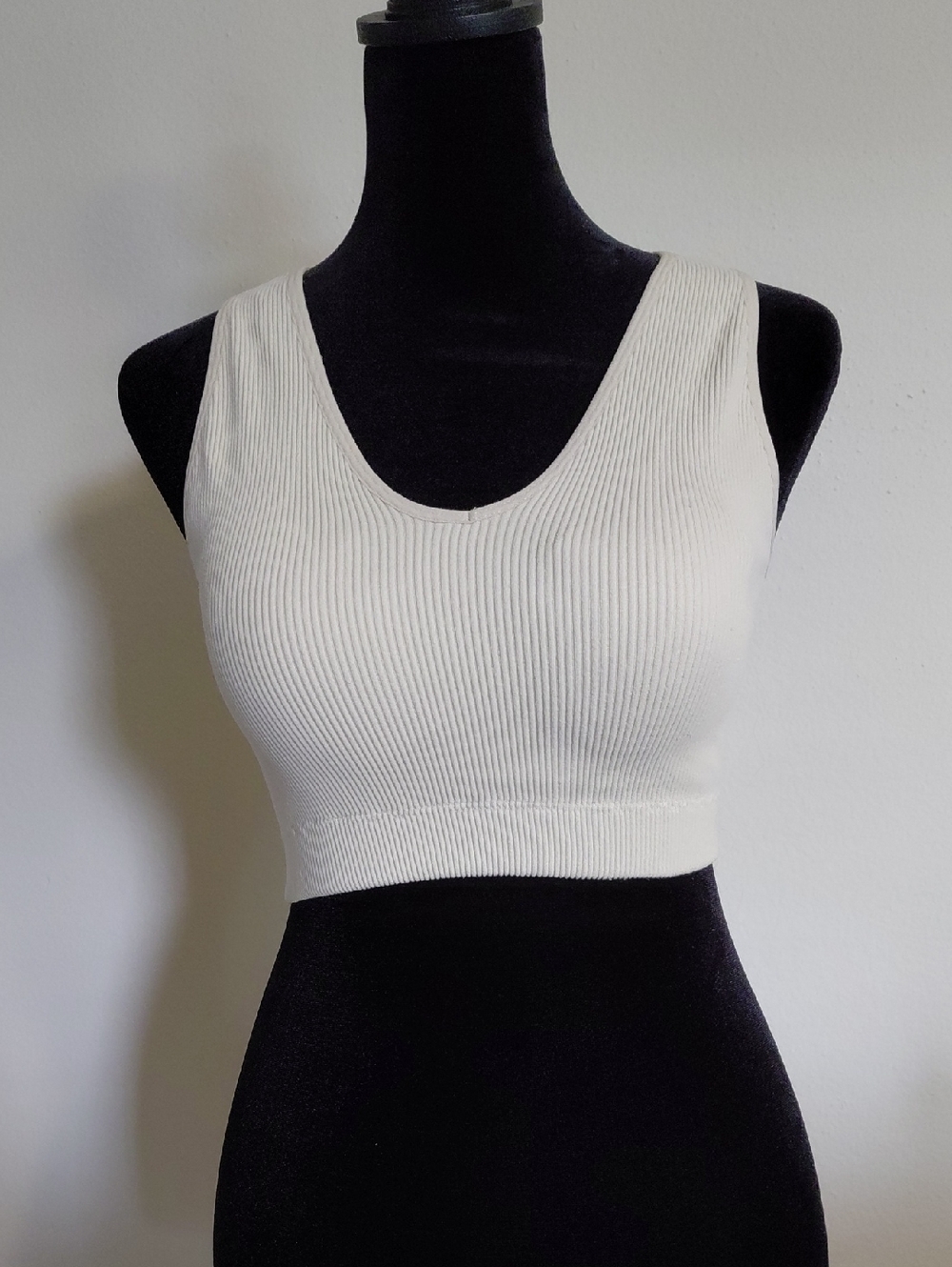Zenana Outfitters Ribbed Scoop Neck Cropped Tank -Tan